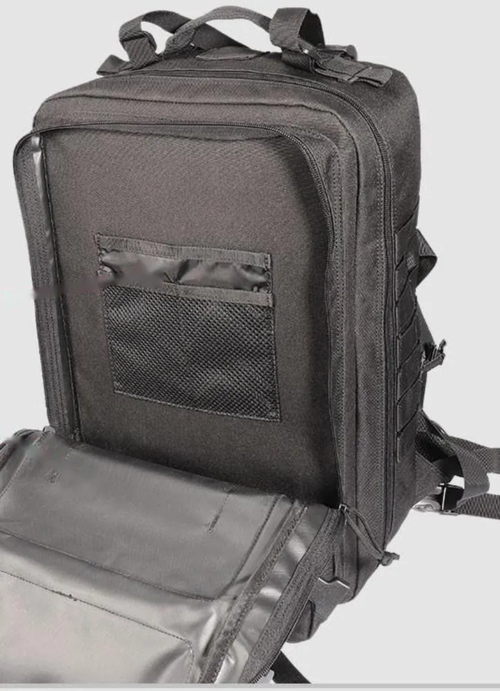 Main compartment 1 opened, showing the inner mesh pocket